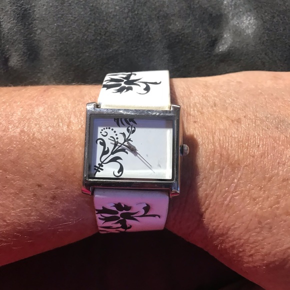 Watch - Picture 4 of 4